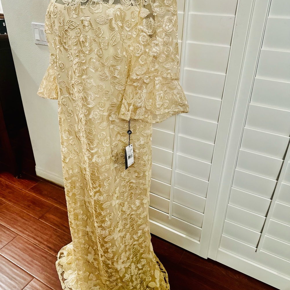 New Adrianna Papell Cream Floral Lace maxi Dress - Picture 2 of 10